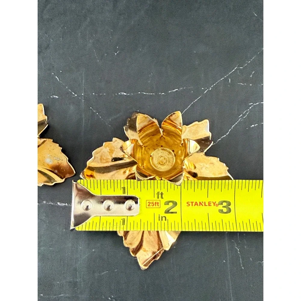 VTG PAIR (2) Gold Tone Metal Leaf Candle Holders 1.5X3X3